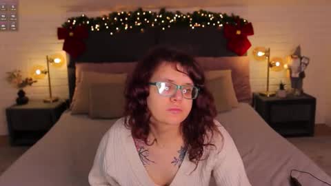 Ariell Mini online show from 12-23-25, 06:44