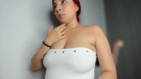 Snapshot of ariell_rose1 chatting on 10-25-25, 03:36 Stephany online show from 10-25-25, 03:36