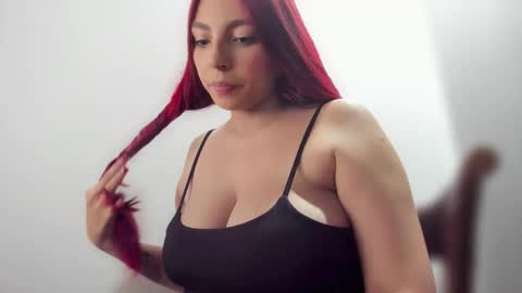 Snapshot of ariell_rose1 chatting on 10-26-25, 02:50 Stephany online show from 10-26-25, 02:50