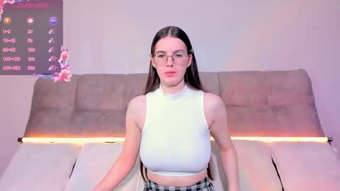 Snapshot of ariellateska chatting on 09-15-25, 04:01 Ariella online show from 09-15-25, 04:01