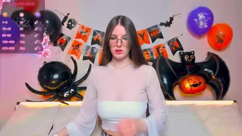 Ariella online show from 10-31-25, 02:45