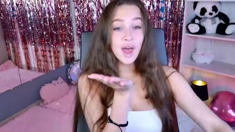 Snapshot of arielsykes chatting on 06-10-26, 06:01 arielsykes online show from 06-10-26, 06:01