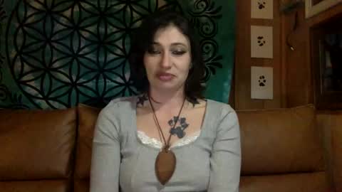 ariel  colin when hes here online show from 02-05-25, 11:06