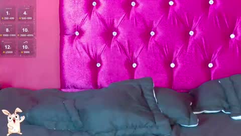 Snapshot of arii_moon chatting on 09-24-25, 04:21 Ari online show from 09-24-25, 04:21