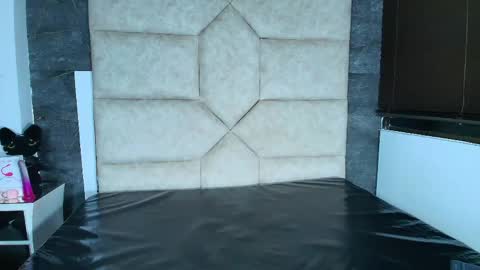 Snapshot of ariia_monroee chatting on 04-28-26, 02:27 ariia_monroee online show from 04-28-26, 02:27