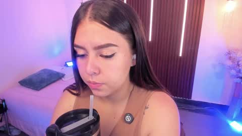 Snapshot of ariianabaker chatting on 05-15-26, 02:35 Arianna online show from 05-15-26, 02:35