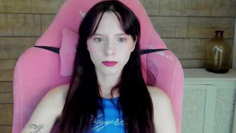 Snapshot of arinakubrick chatting on 11-19-25, 01:22 Arinakubrick online show from 11-19-25, 01:22