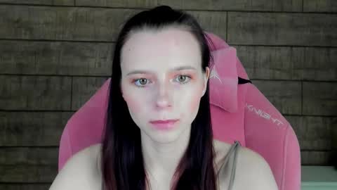 Snapshot of arinakubrick chatting on 11-28-25, 04:37 Arinakubrick online show from 11-28-25, 04:37