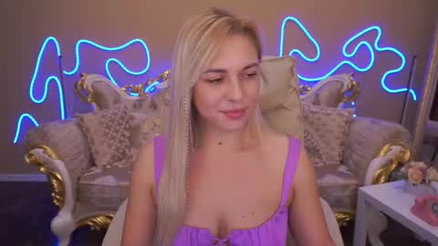 Snapshot of arishkalulu chatting on 10-16-25, 06:25 Arishka online show from 10-16-25, 06:25