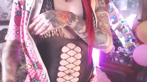 Snapshot of ariyokai chatting on 10-25-25, 11:32 ariyokai online show from 10-25-25, 11:32