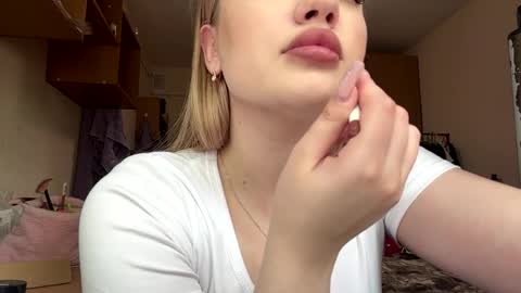 Kate online show from 05-25-26, 05:46
