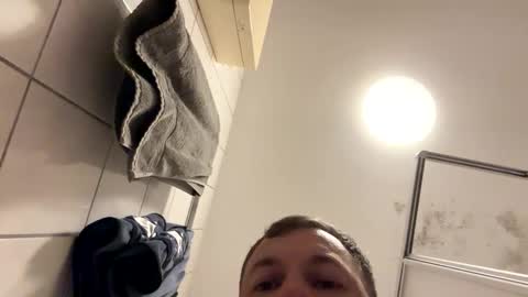 armyskater32 online show from 09-08-25, 08:08