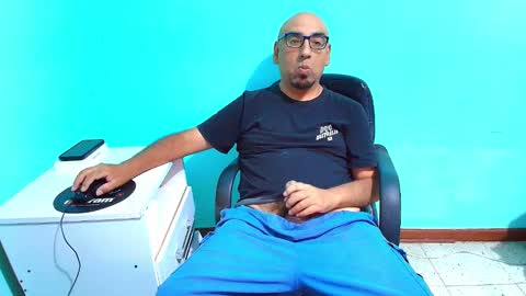 arnelux72 online show from 02-01-26, 05:17