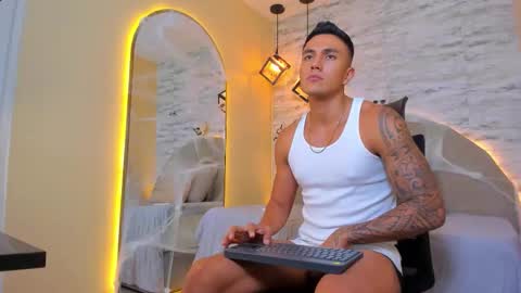 ARON BOLT online show from 10-19-25, 09:04