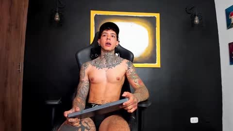 Snapshot of aron_ford chatting on 12-09-24, 02:06 Aron ford online show from 12-09-24, 02:06