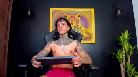 Snapshot of aron_ford chatting on 01-04-25, 06:40 Aron ford online show from 01-04-25, 06:40