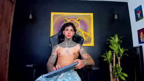 Snapshot of aron_ford chatting on 01-08-25, 08:39 Aron ford online show from 01-08-25, 08:39