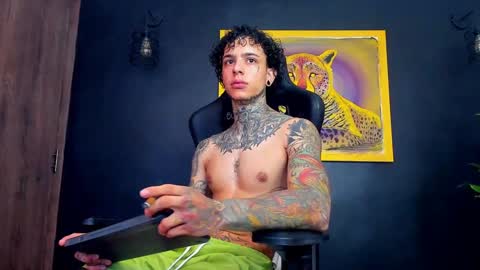 Snapshot of aron_ford chatting on 01-26-25, 02:19 Aron ford online show from 01-26-25, 02:19