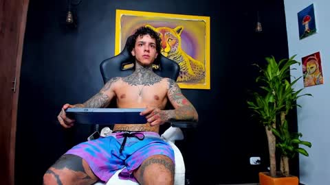 Snapshot of aron_ford chatting on 01-28-25, 01:39 Aron ford online show from 01-28-25, 01:39