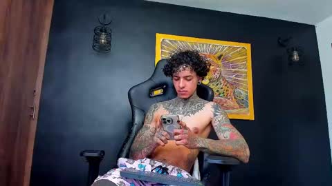 Snapshot of aron_ford chatting on 03-08-25, 04:50 Aron ford online show from 03-08-25, 04:50