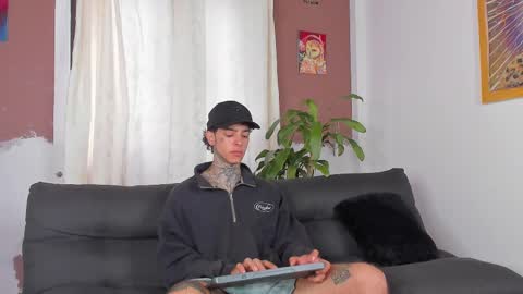 Snapshot of aron_ford chatting on 10-03-25, 01:19 Aron ford online show from 10-03-25, 01:19