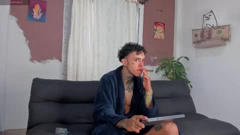 Snapshot of aron_ford chatting on 10-17-25, 11:57 Aron ford online show from 10-17-25, 11:57