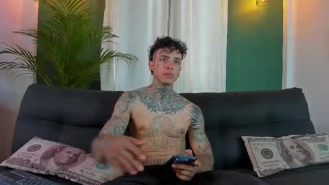 Snapshot of aron_ford chatting on 04-29-26, 08:15 Aron ford online show from 04-29-26, 08:15