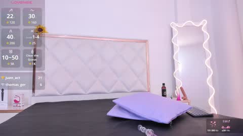 Snapshot of aron_tay chatting on 12-16-24, 06:32  your aron  online show from 12-16-24, 06:32