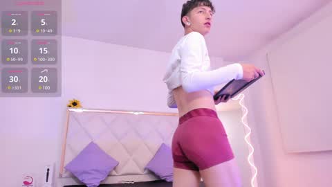 Snapshot of aron_tay chatting on 12-22-24, 03:55  your aron  online show from 12-22-24, 03:55