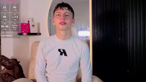 Snapshot of aron_tay chatting on 10-30-25, 03:08  your aron  online show from 10-30-25, 03:08