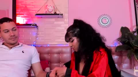 Snapshot of aronandmoli chatting on 05-27-26, 11:35 aronandmoli online show from 05-27-26, 11:35