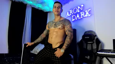 Snapshot of arondark chatting on 02-22-25, 01:11 DarkMaster online show from 02-22-25, 01:11