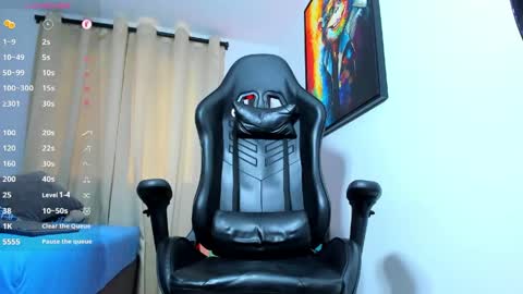 Snapshot of aronvillegas chatting on 05-23-26, 01:48 online show from 05-23-26, 01:48