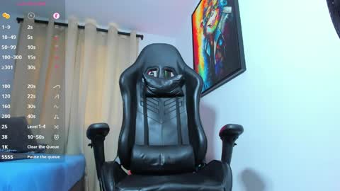 Snapshot of aronvillegas chatting on 05-24-26, 02:00 online show from 05-24-26, 02:00