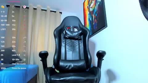 Snapshot of aronvillegas chatting on 06-07-26, 03:05 online show from 06-07-26, 03:05