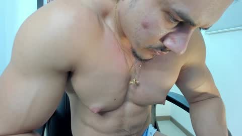 Snapshot of aroon_connor chatting on 01-20-25, 11:32 online show from 01-20-25, 11:32