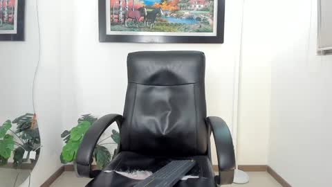 Snapshot of aroon_connor chatting on 01-22-25, 11:43 online show from 01-22-25, 11:43