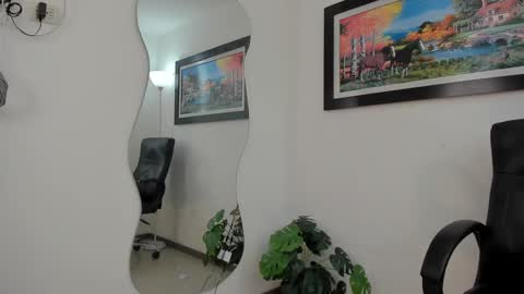 Snapshot of aroon_connor chatting on 01-23-25, 08:45 online show from 01-23-25, 08:45