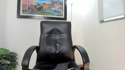 Snapshot of aroon_connor chatting on 02-17-25, 10:58 online show from 02-17-25, 10:58