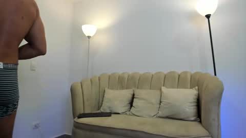 Snapshot of aroon_connor chatting on 09-09-25, 01:27 online show from 09-09-25, 01:27