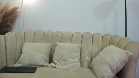 Snapshot of aroon_connor chatting on 10-28-25, 12:03 online show from 10-28-25, 12:03