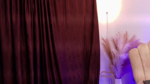Snapshot of aroon_connor chatting on 05-16-26, 12:40 online show from 05-16-26, 12:40