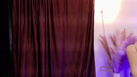 Snapshot of aroon_connor chatting on 05-19-26, 01:56 online show from 05-19-26, 01:56
