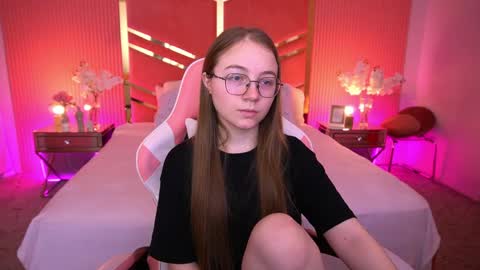 Snapshot of arrinawair chatting on 04-28-26, 06:40 arrinawair online show from 04-28-26, 06:40
