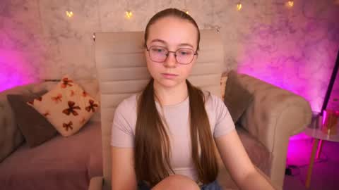 Snapshot of arrinawair chatting on 05-14-26, 07:04 arrinawair online show from 05-14-26, 07:04