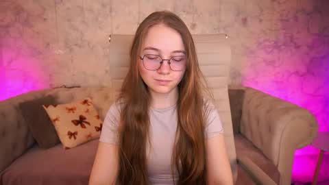 Snapshot of arrinawair chatting on 05-18-26, 06:52 arrinawair online show from 05-18-26, 06:52
