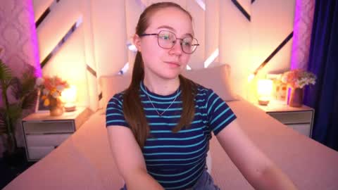 Snapshot of arrinawair chatting on 05-26-26, 07:15 arrinawair online show from 05-26-26, 07:15