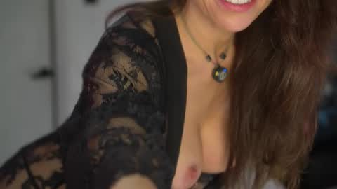 Adele online show from 03-20-26, 08:41