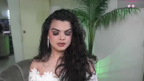 Snapshot of artechloe chatting on 10-08-25, 06:38 Chloe online show from 10-08-25, 06:38