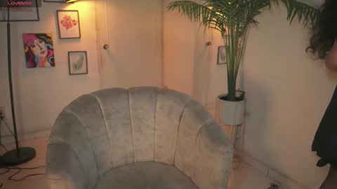 Snapshot of artechloe chatting on 12-18-25, 12:06 Chloe online show from 12-18-25, 12:06